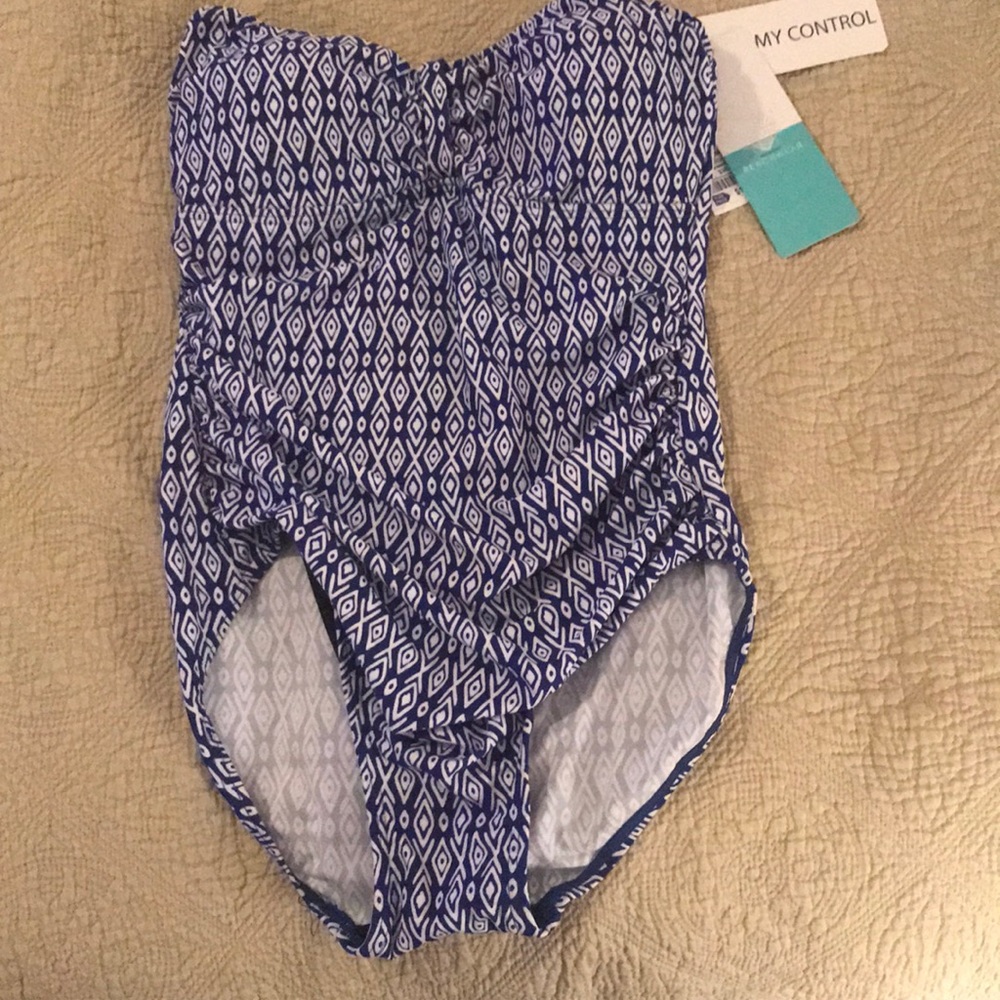 One-piece swim suit